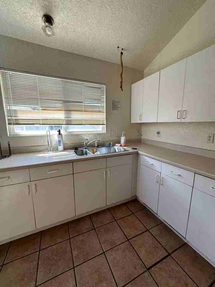 Private Rooms and Apartments Available Near SUU - Photo 5 of 28