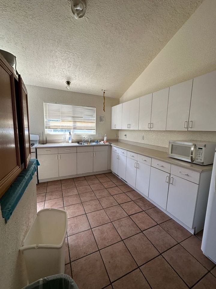 Private Rooms and Apartments Available Near SUU - Photo 6 of 28