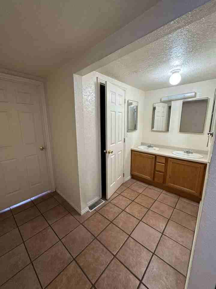 Private Rooms and Apartments Available Near SUU - Photo 7 of 28