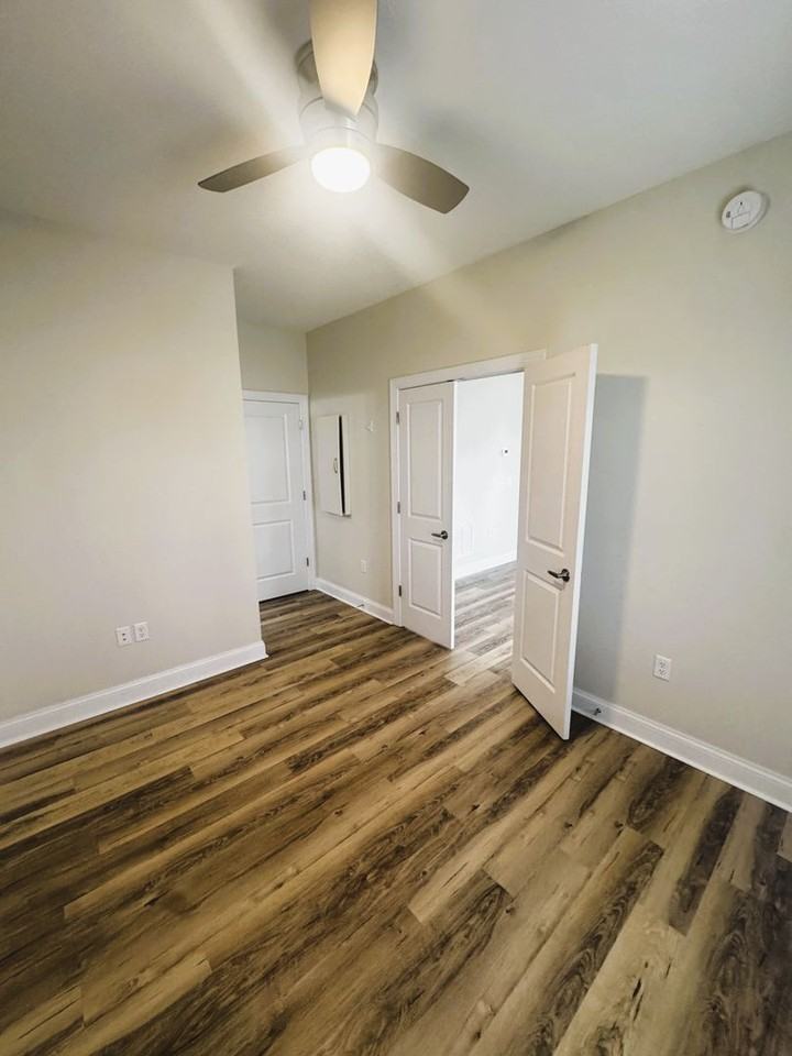 2656 Greenport Dr - Photo 6 of 15