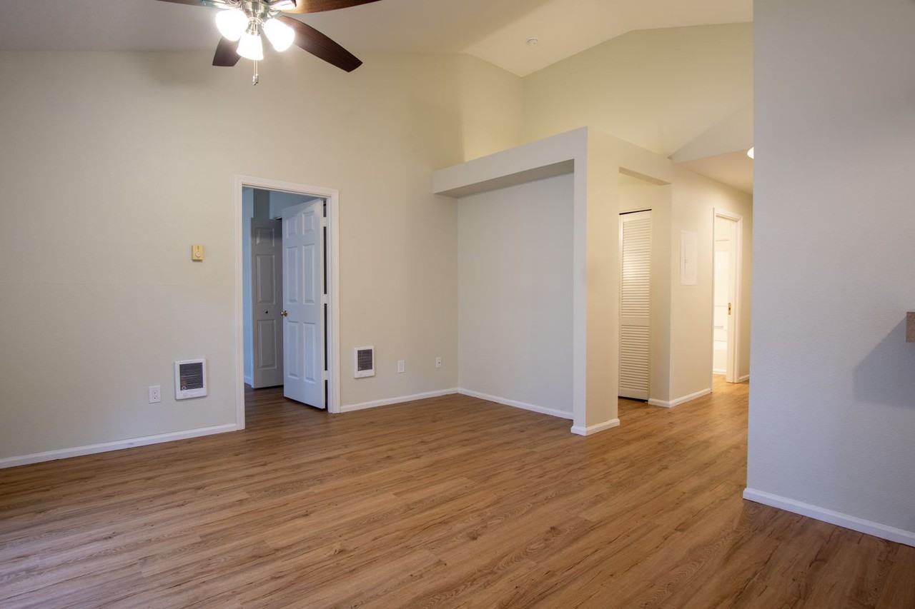 236 Sw Meade St #04 - Photo 3 of 24