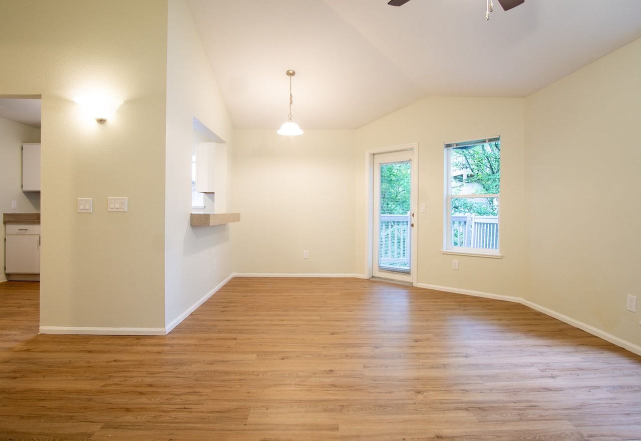236 Sw Meade St #04 - Photo 4 of 24