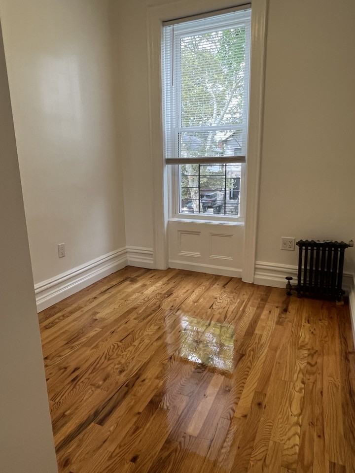 1319 E 35th St #2 - Photo 2 of 9