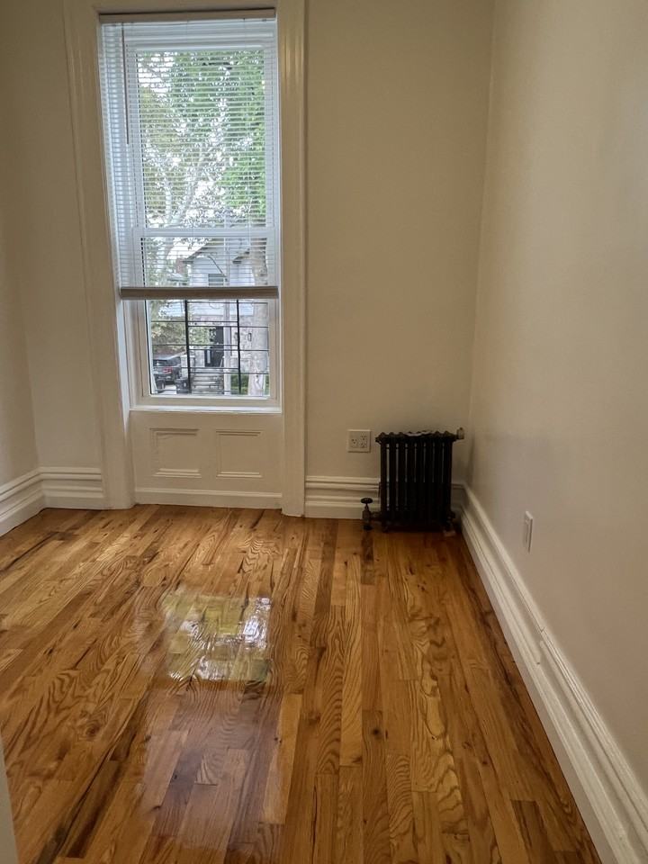1319 E 35th St #2 - Photo 5 of 9