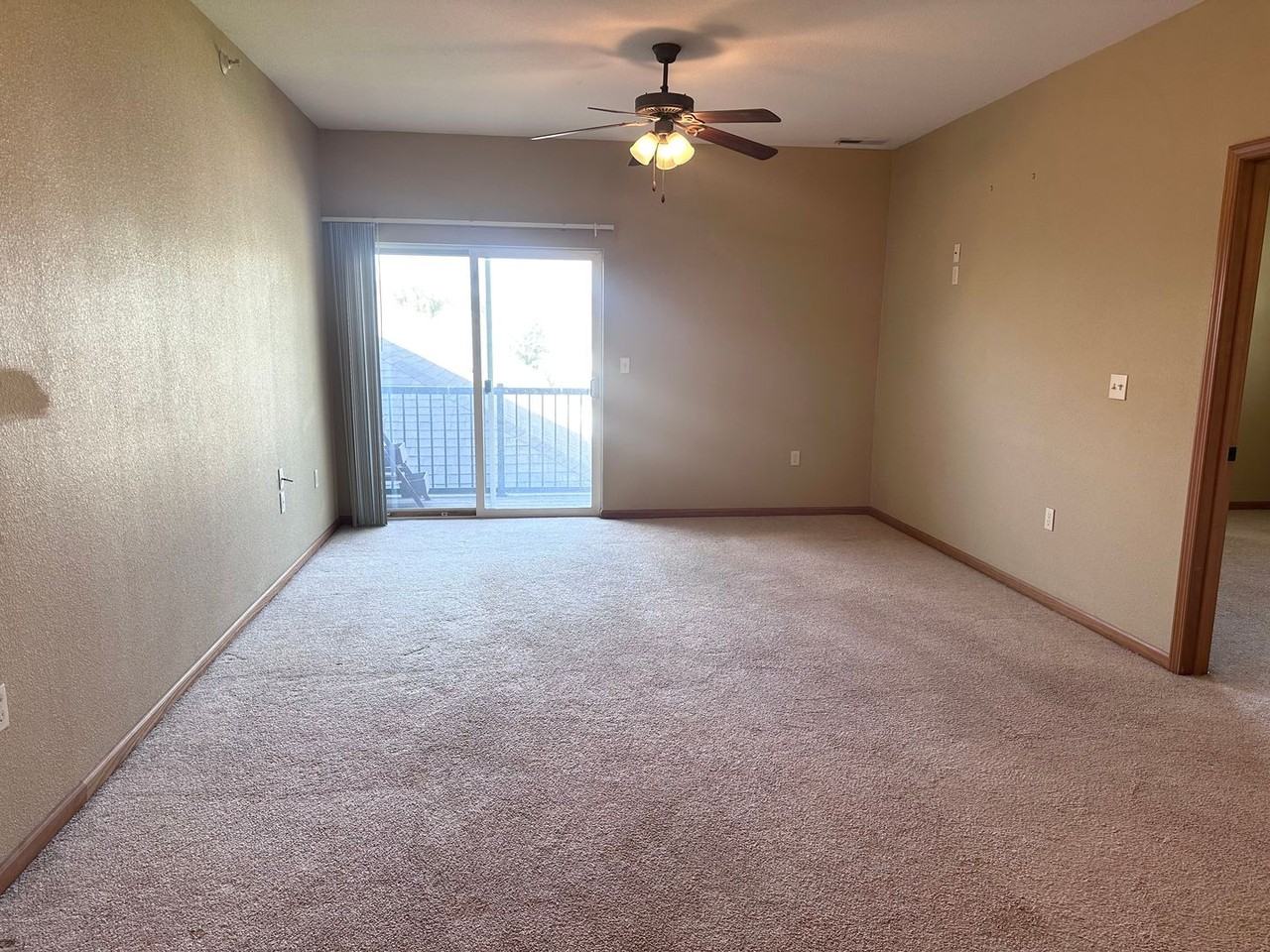 921 Ne Deer Creek Dr - Photo 4 of 9
