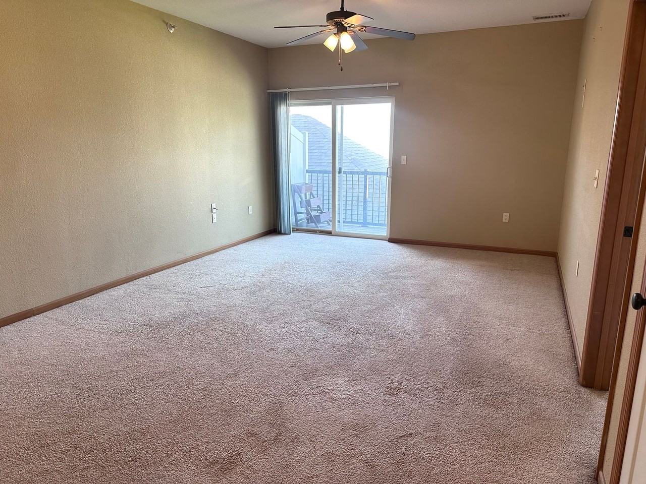 921 Ne Deer Creek Dr - Photo 5 of 9