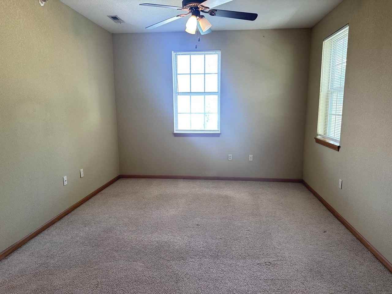921 Ne Deer Creek Dr - Photo 6 of 9