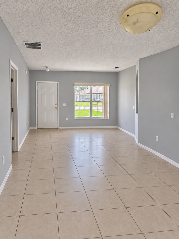 752 Paris Dr - Photo 4 of 36