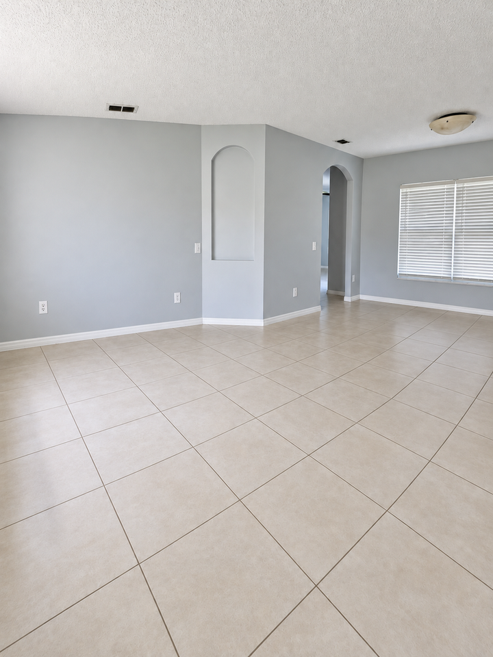 752 Paris Dr - Photo 6 of 36