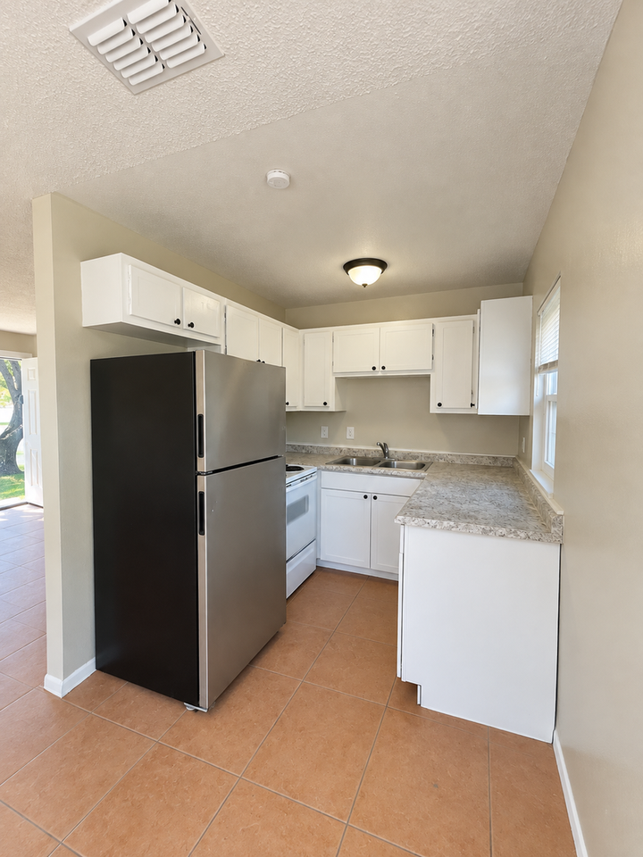 2319 Otis Ave - Photo 3 of 9