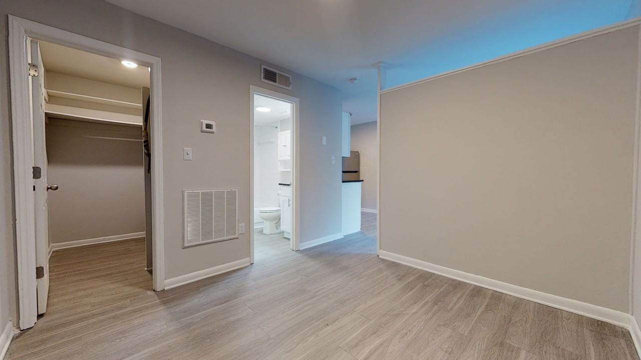 Greenway Flats Apartments - Photo 4 of 6