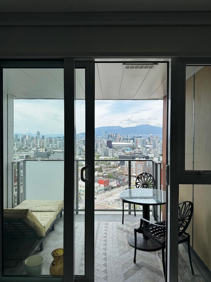 285 East 10th Avenue - Photo 4 of 14