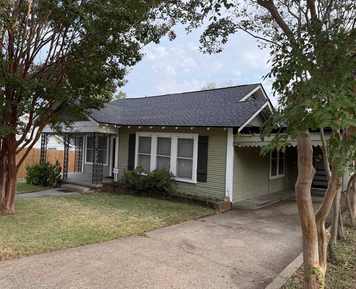 521 E Charnwood St #NA - Photo 2 of 32