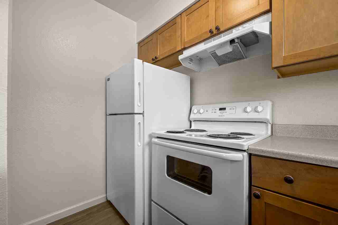 2323 Mcbride Ln - Photo 3 of 10