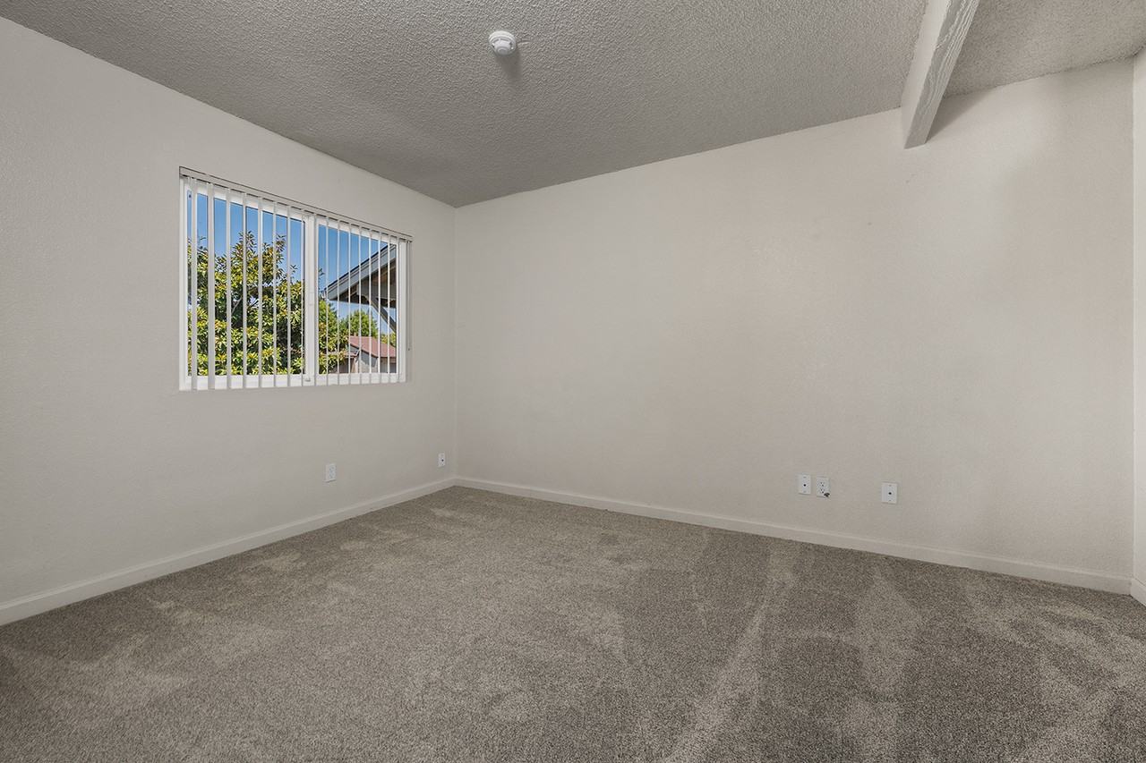 2323 Mcbride Ln - Photo 7 of 10