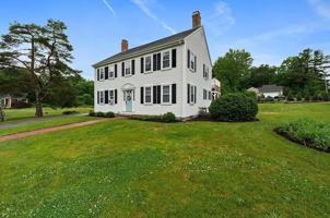 featured image of 165 165 Plain Street, Marshfield, Ma, Usa #2ndFL