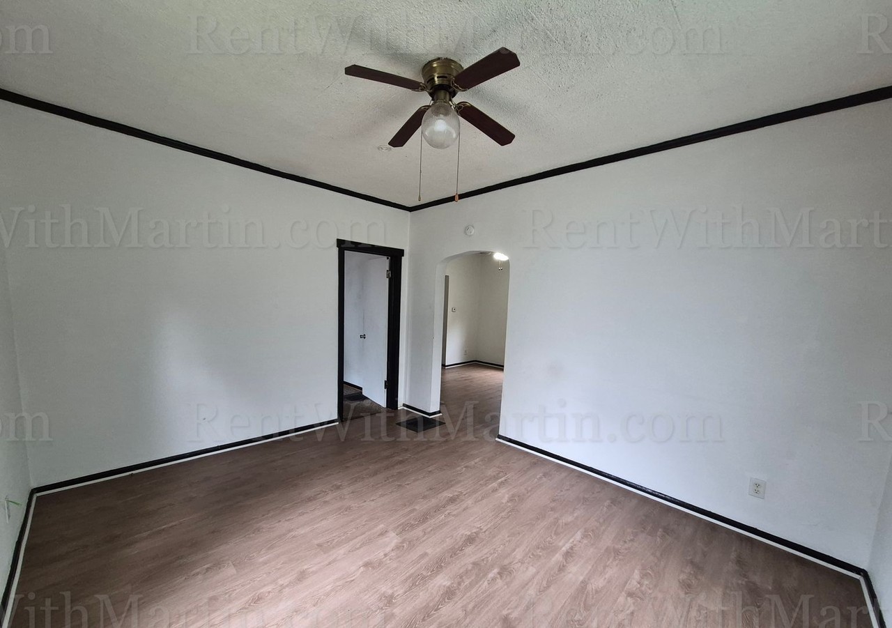 1020 Columbia St - Photo 6 of 22