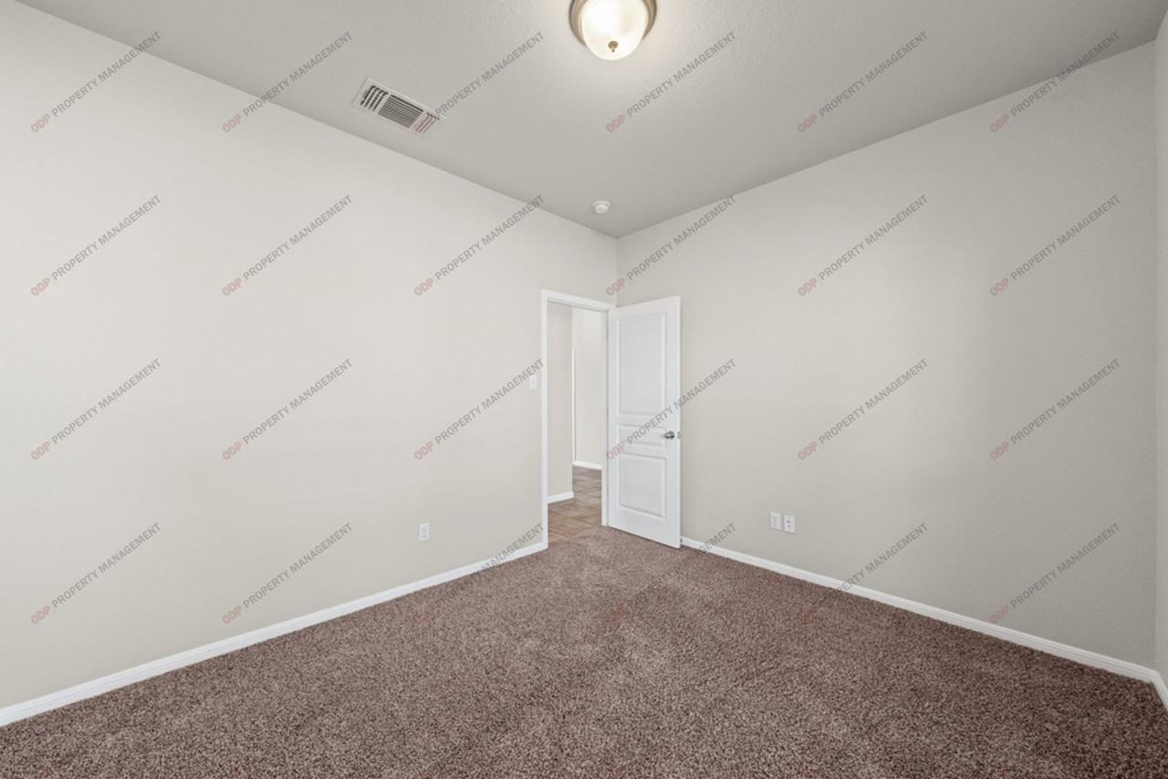 1011 Rhodactis Dr - Photo 5 of 26