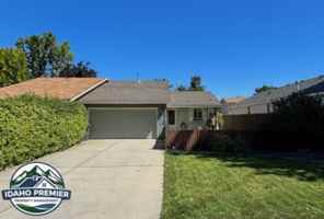 featured image of 1472 W Storey St