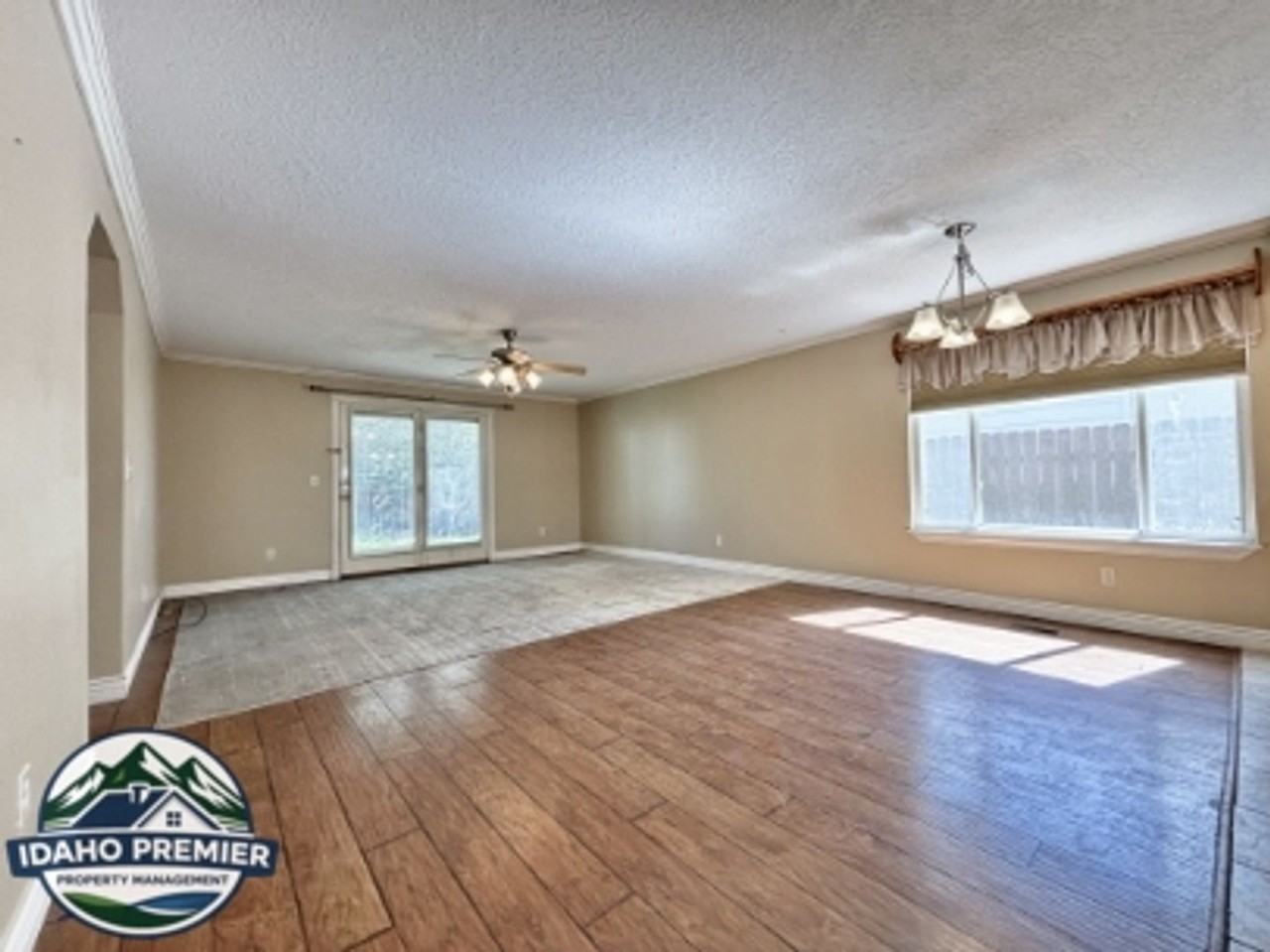 1472 W Storey St - Photo 2 of 12