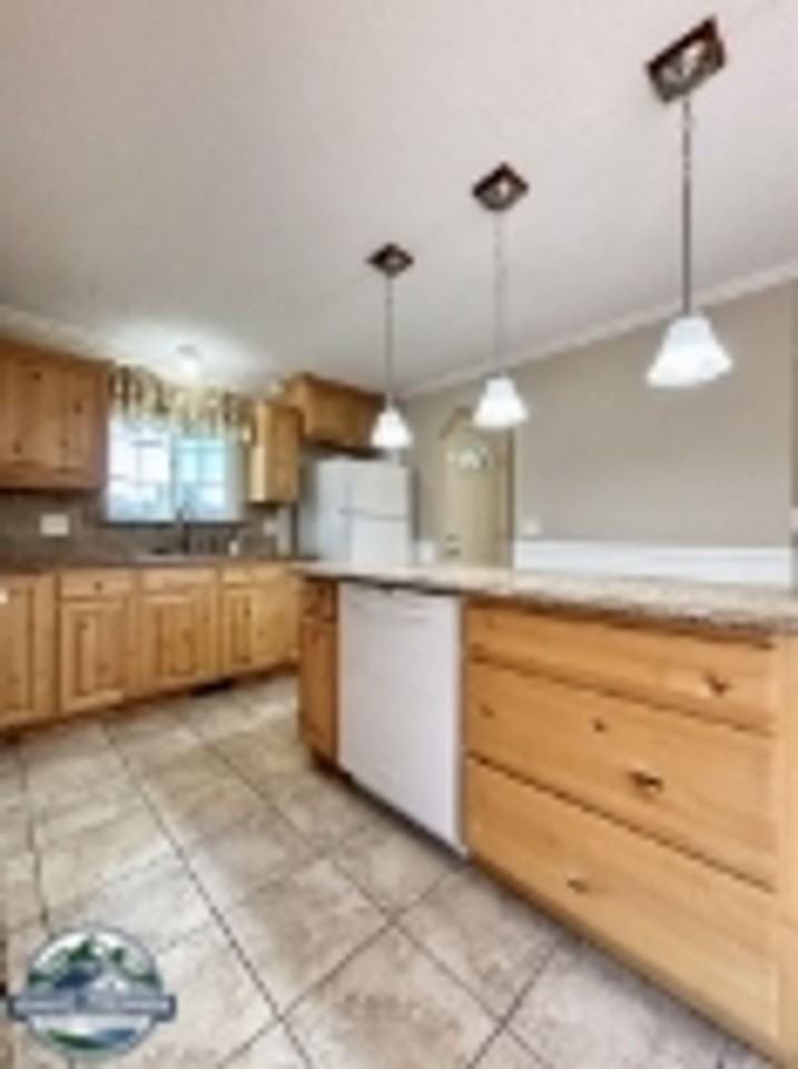 1472 W Storey St - Photo 4 of 12