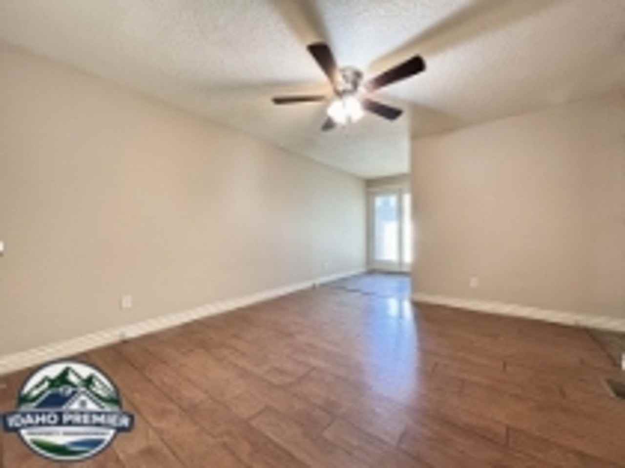 1472 W Storey St - Photo 5 of 12