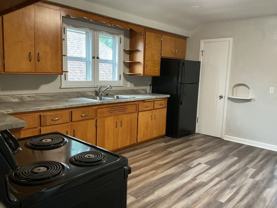 5021 W Greenfield Ave - Photo 1 of 1
