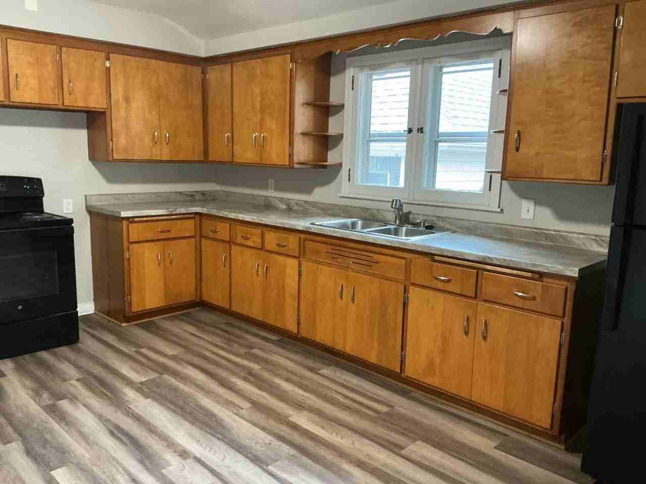 5021 W Greenfield Ave - Photo 2 of 11