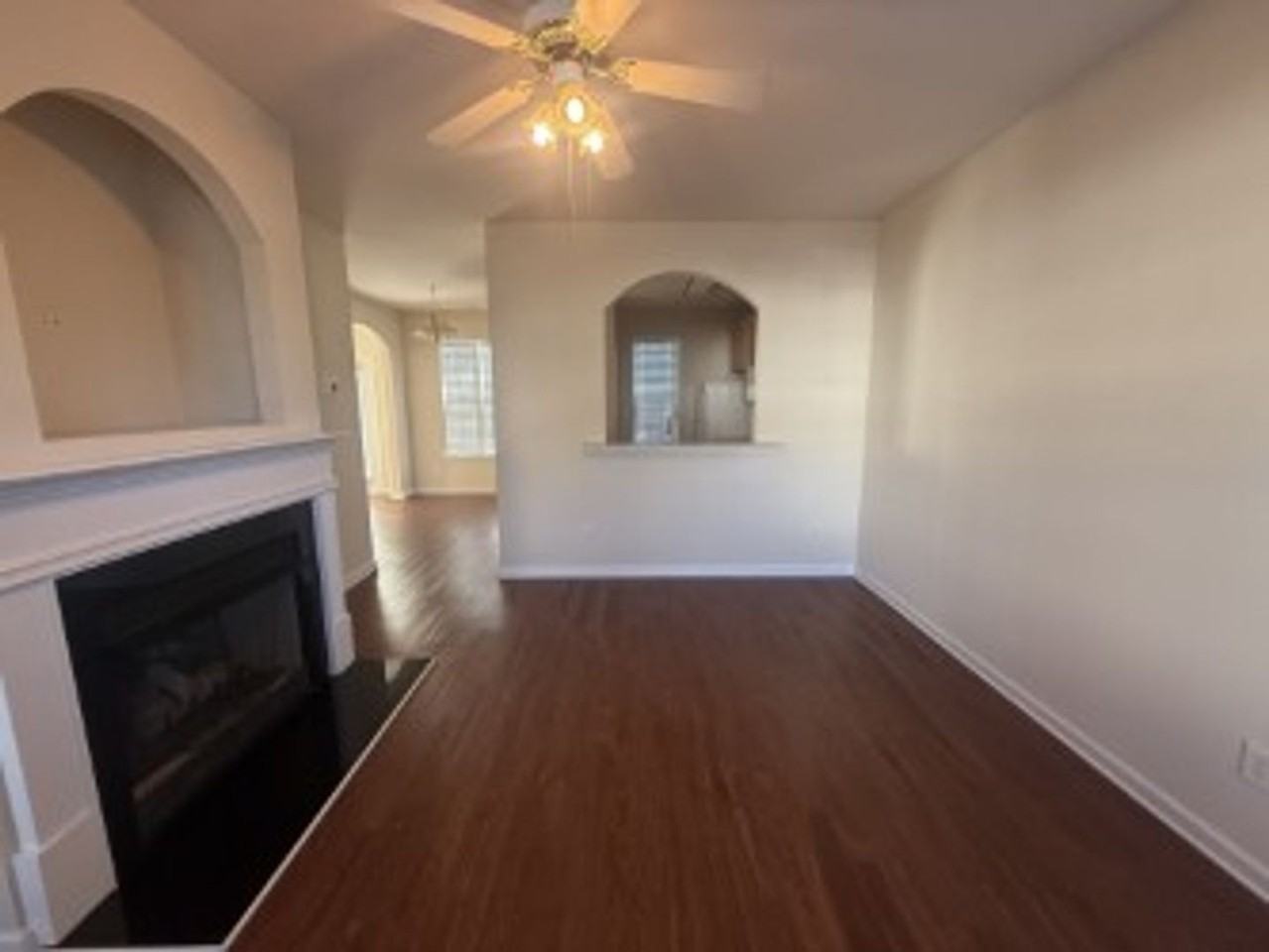 2413 Woodridge Dr - Photo 3 of 19