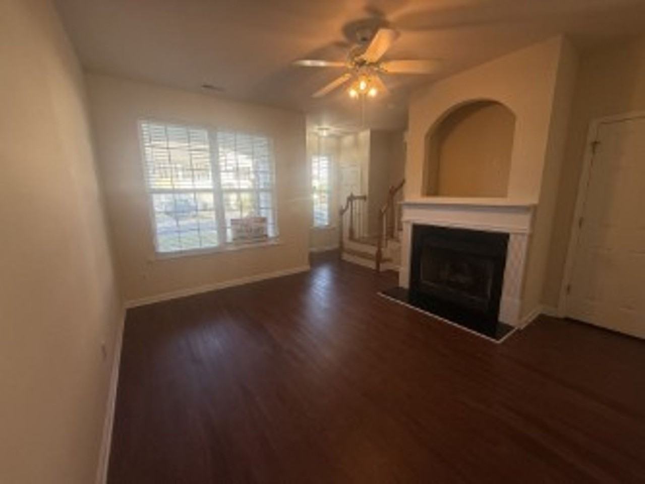 2413 Woodridge Dr - Photo 5 of 19