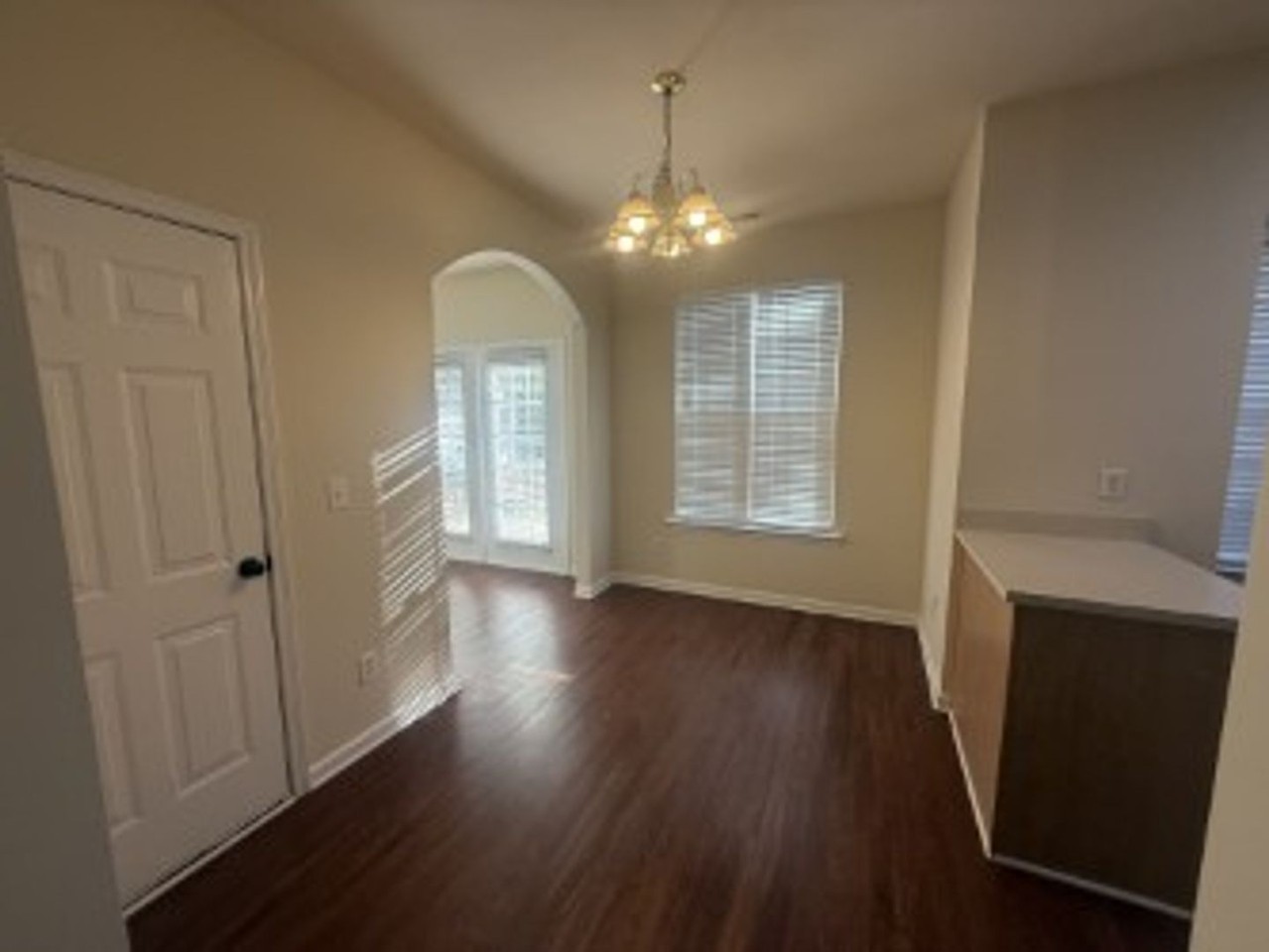 2413 Woodridge Dr - Photo 6 of 19