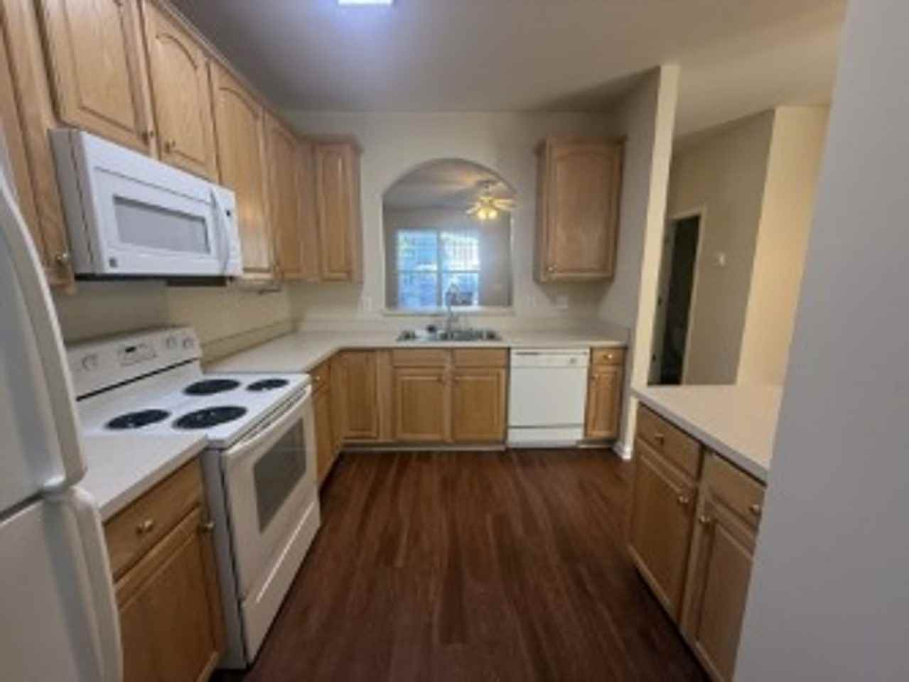 2413 Woodridge Dr - Photo 7 of 19