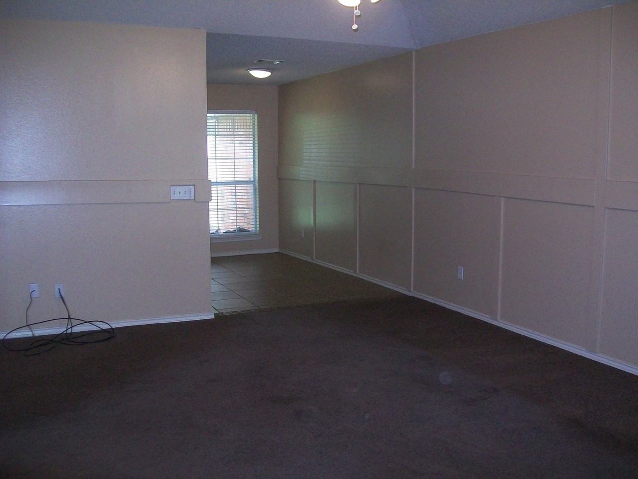 525 Kirkland Ln - Photo 3 of 4