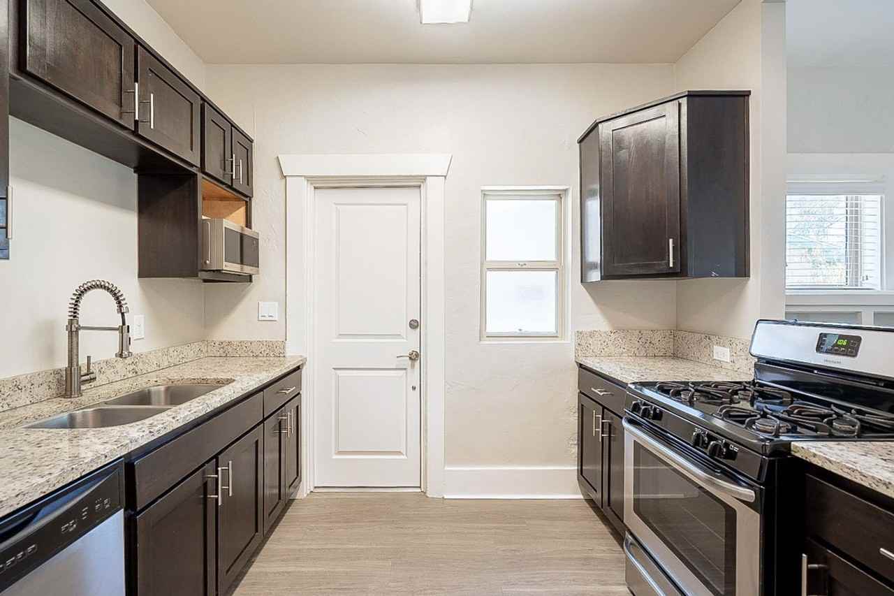 1333 N. Park Ave. - Photo 7 of 41