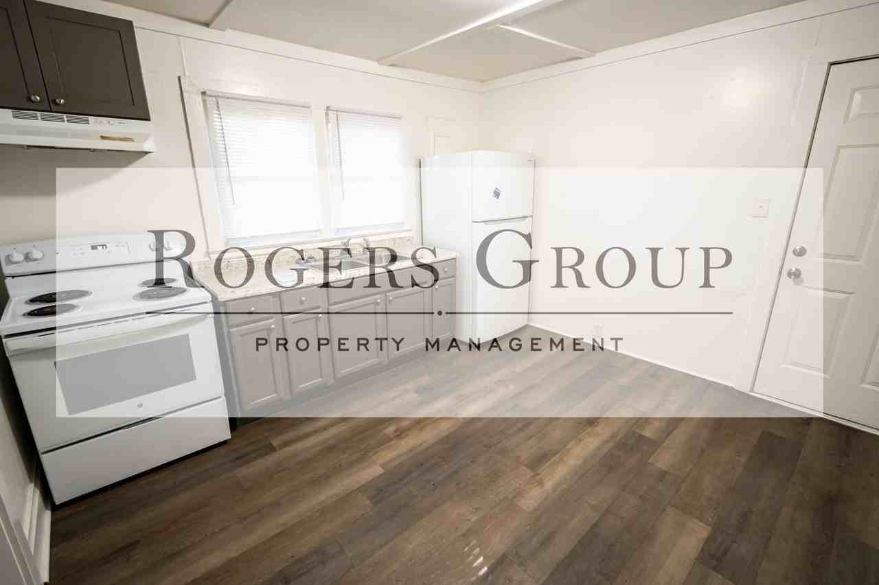 746 Southerland St - Photo 2 of 8