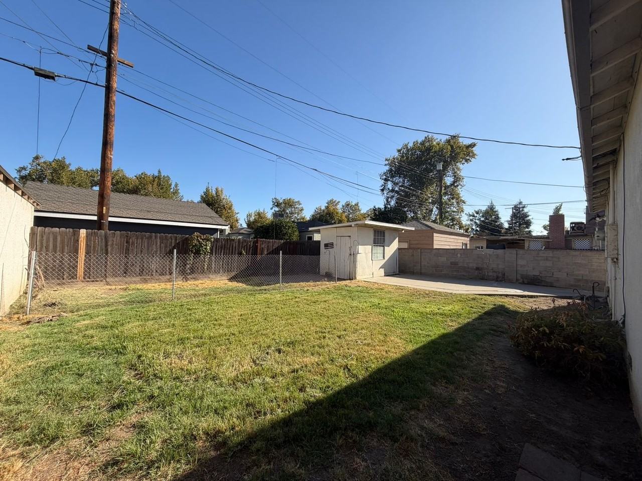 1060 E Tulare Ave - Photo 3 of 4
