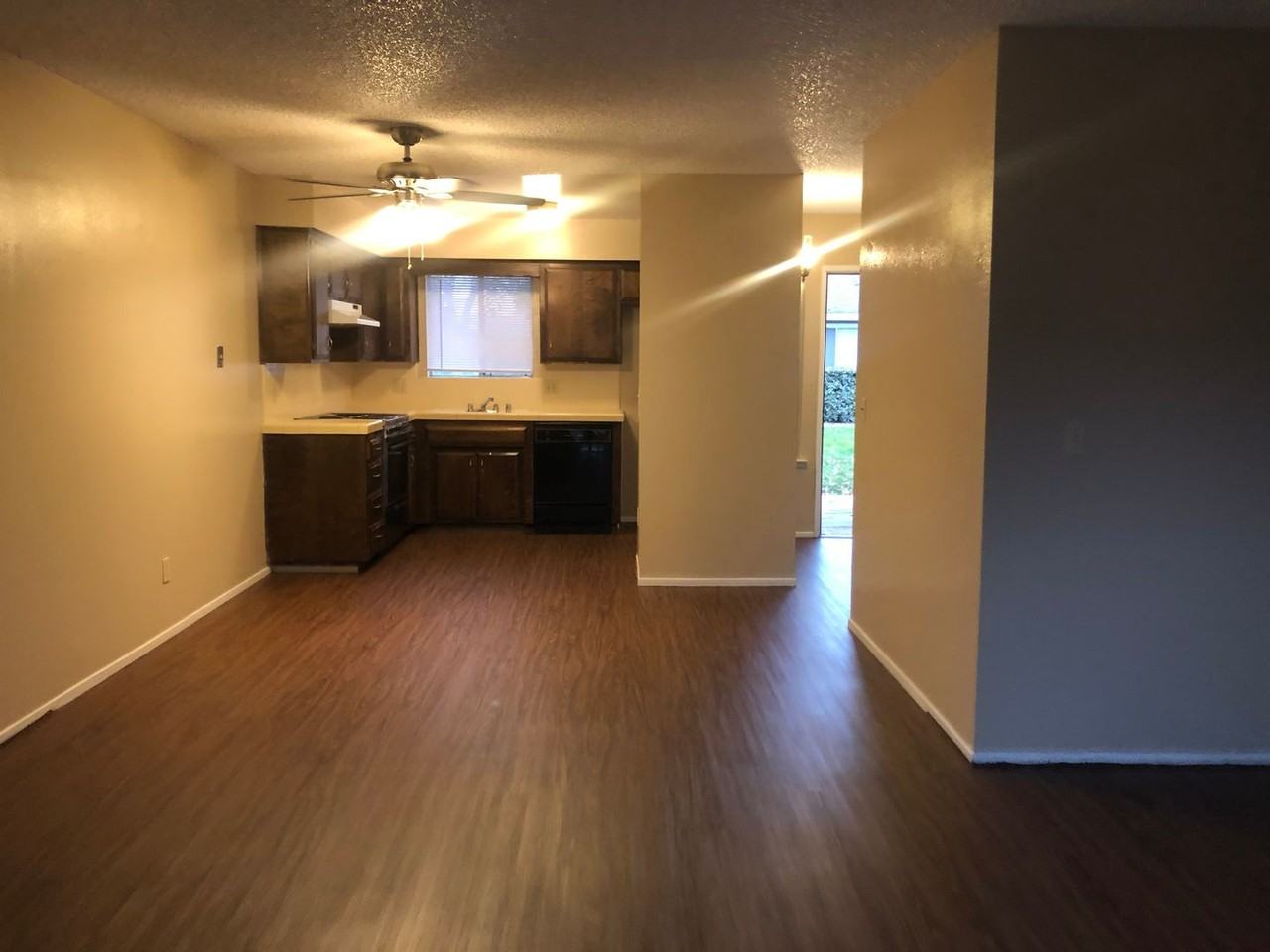 2515 W Victor Ct - Photo 3 of 14