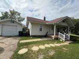 featured image of 2811 E 16th St
