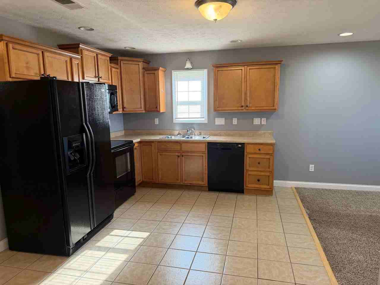 186 Applewood Ln - Photo 3 of 12