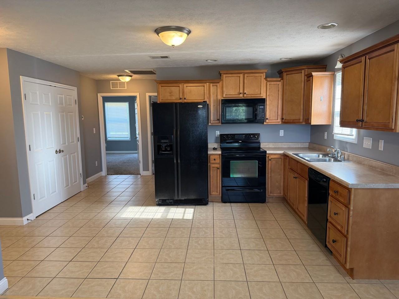 186 Applewood Ln - Photo 4 of 12