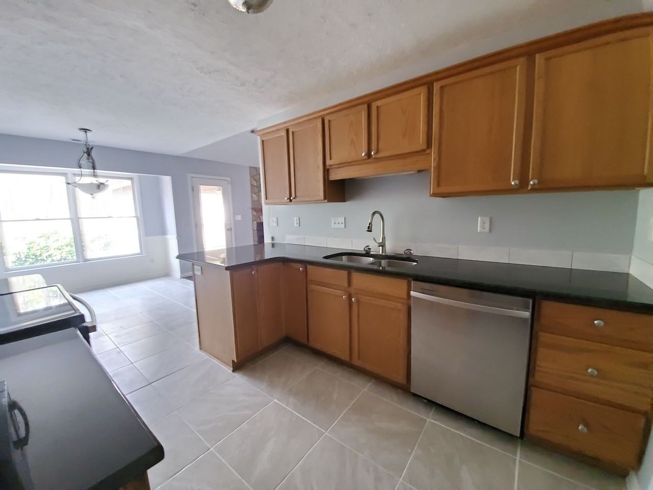 837 Stone Cross Dr - Photo 3 of 23