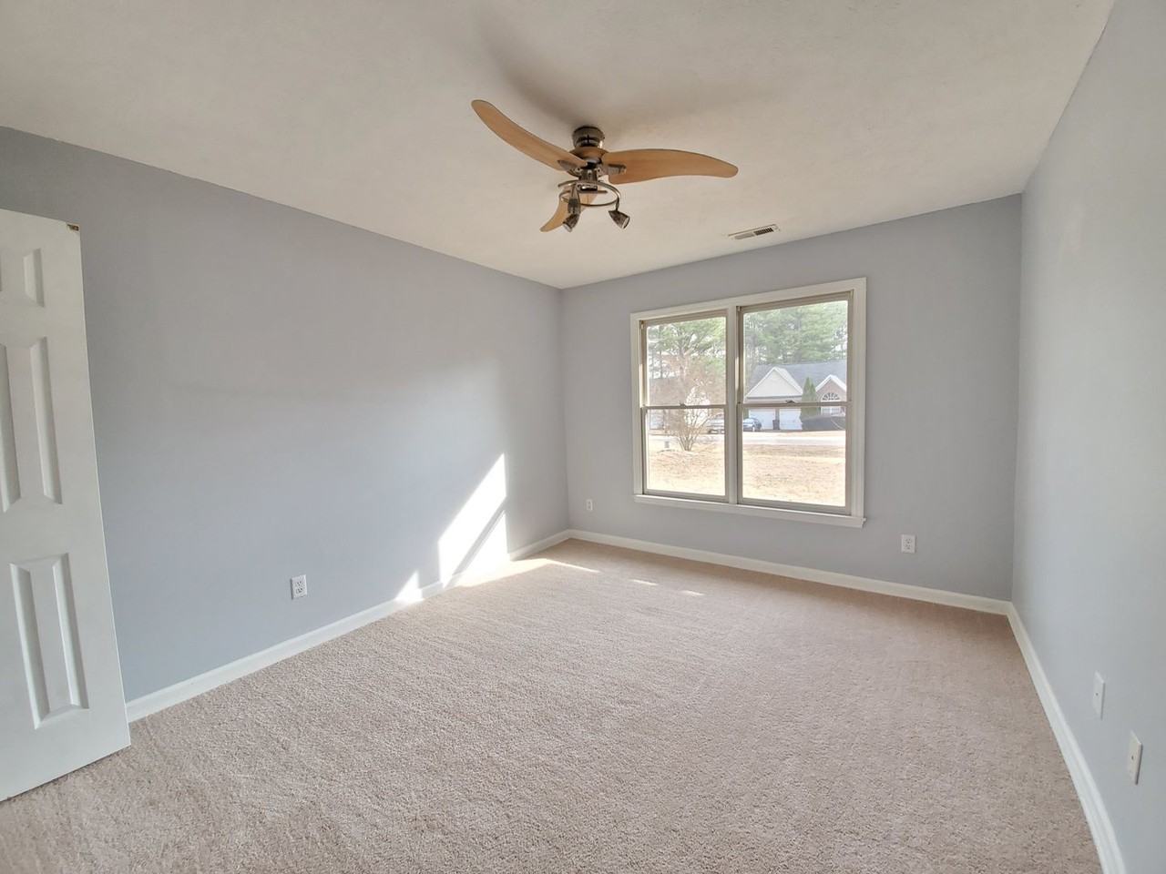 837 Stone Cross Dr - Photo 5 of 23