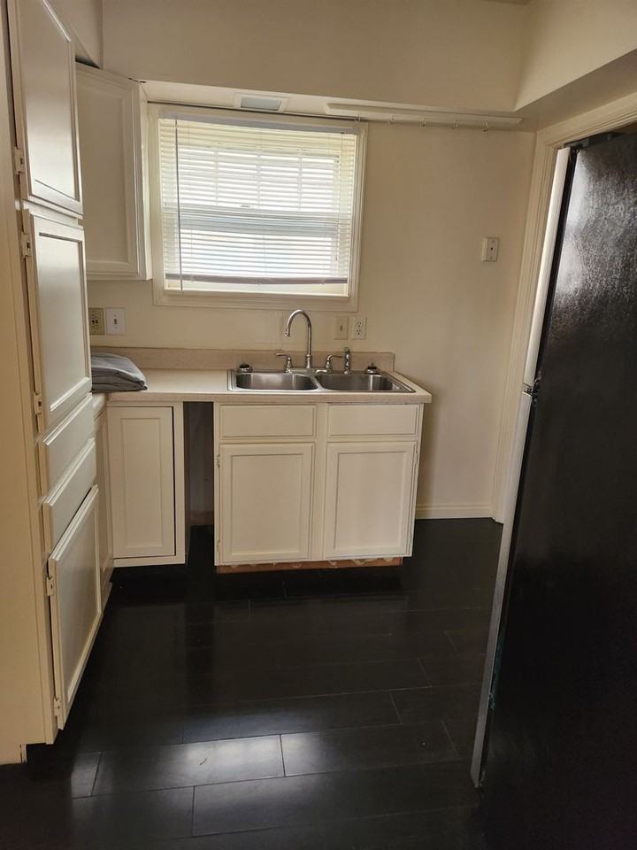1101 Elmwood Ave - Photo 6 of 10