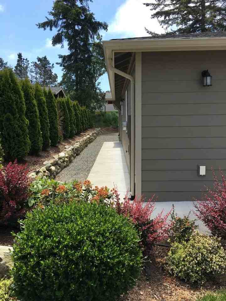 1737 Sw Stremler Dr - Photo 4 of 39