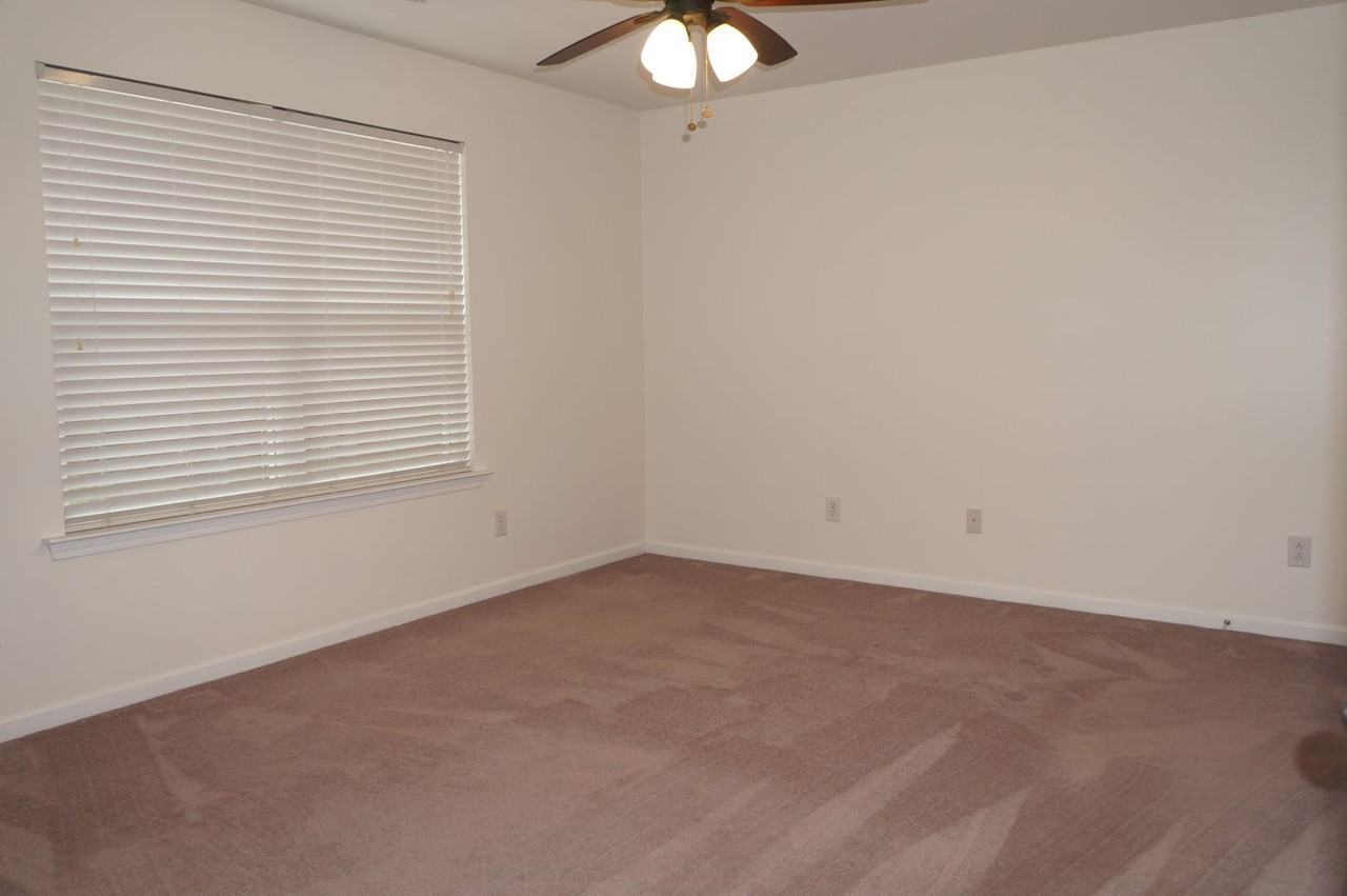 411 Chatooga Ln - Photo 7 of 14