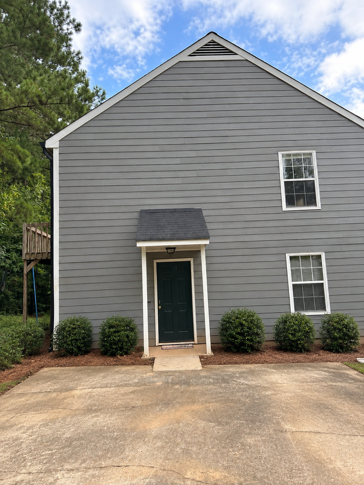4737 Victoria Dr - Photo 3 of 7