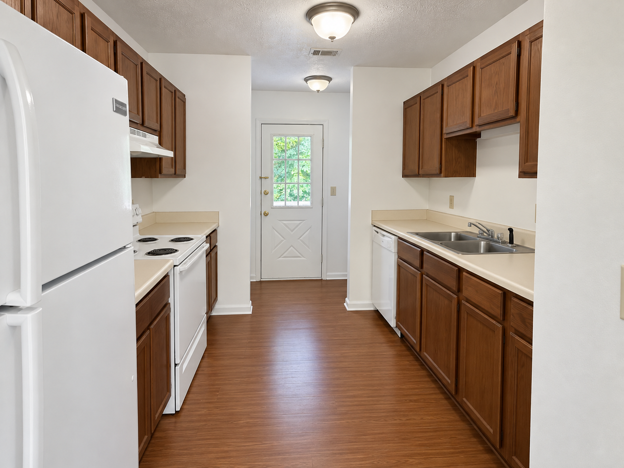 4737 Victoria Dr - Photo 6 of 7
