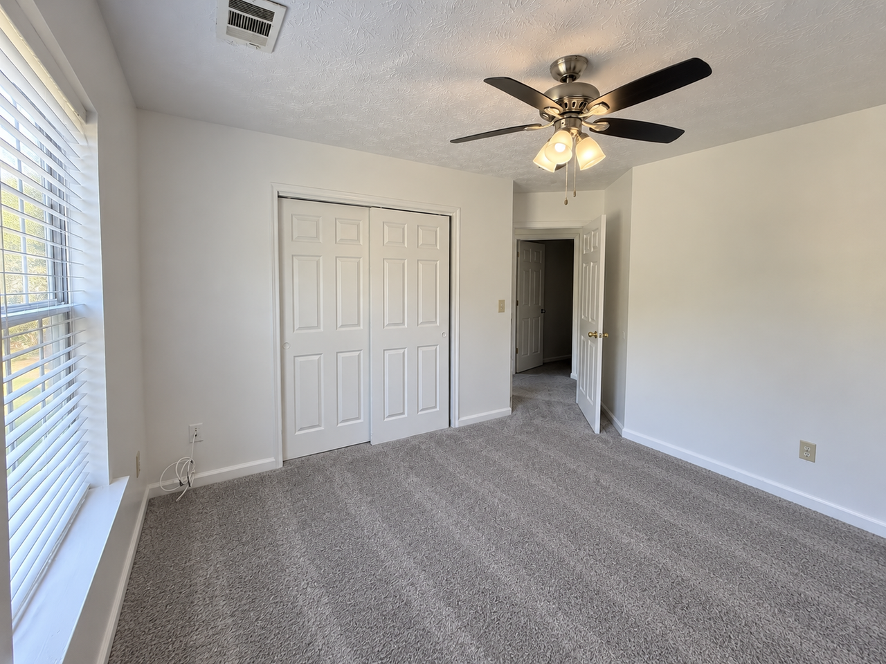 4737 Victoria Dr - Photo 7 of 7