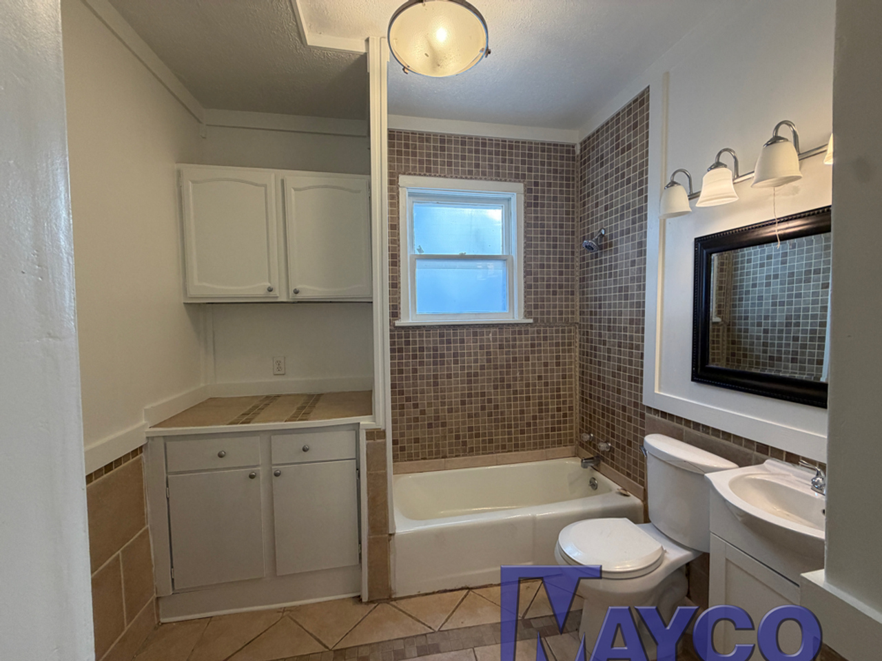 238 Washington St - Photo 3 of 13