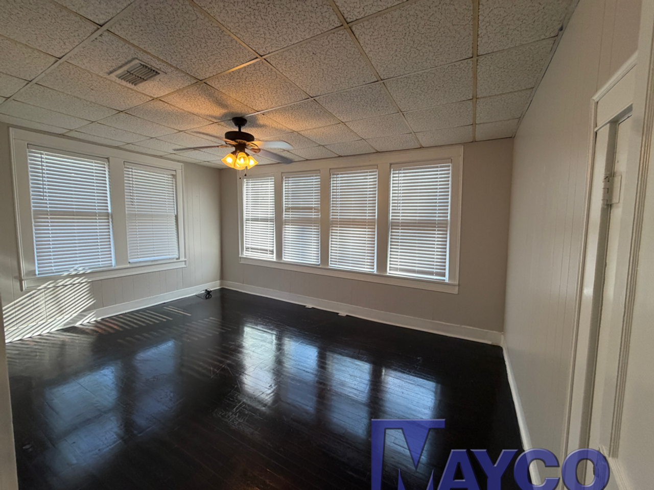 238 Washington St - Photo 6 of 13